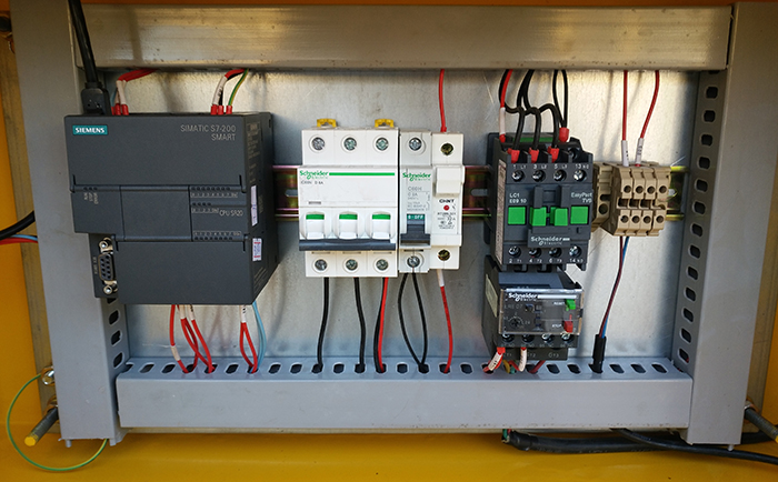 天津某石化集團(tuán)采購(gòu)我公司循環(huán)水用真空脫氣機(jī)